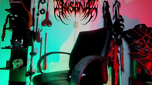 Snapshot of irregular_fetish_ chatting on 11/27/25, 02:13 irregular fetish online show from 11/27/25, 02:13