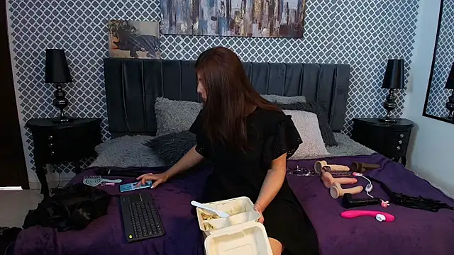 scarlett moore online show from 03/09/25, 04:00