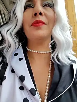 scarlett moore online show from 10/31/25, 02:29