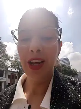 scarlett moore online show from 11/21/25, 03:54