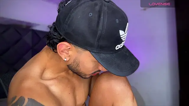 AxelKing1326 online show from 02/01/25, 10:13