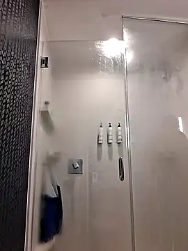 chainjulious online show from 12/16/25, 06:13