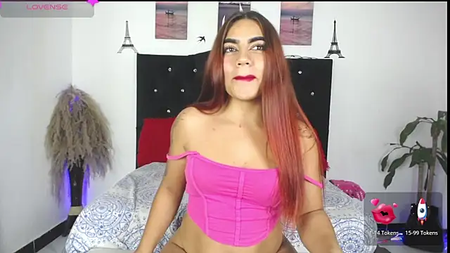 Snapshot of little_maleja chatting on 10/26/25, 04:18 little maleja online show from 10/26/25, 04:18