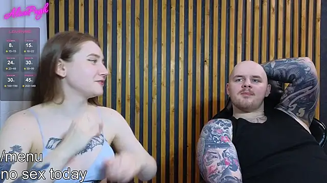 Snapshot of alicepugh chatting on 01/19/25, 07:15 alicepugh online show from 01/19/25, 07:15