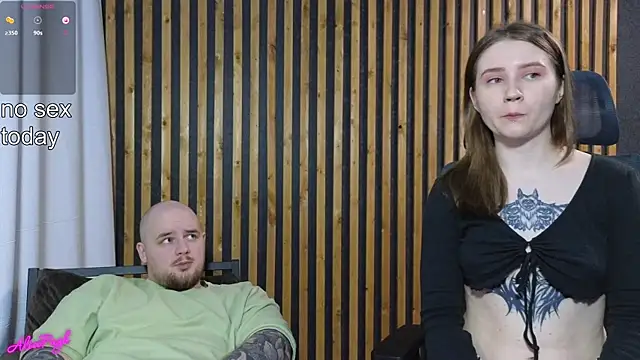 Snapshot of alicepugh chatting on 03/19/25, 07:06 alicepugh online show from 03/19/25, 07:06