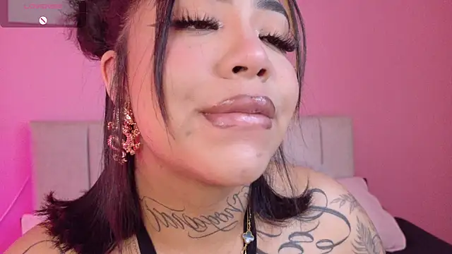 Snapshot of foxxy-lov3 chatting on 10/30/25, 12:39 foxxy-lov3 online show from 10/30/25, 12:39