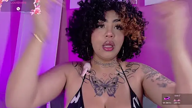 foxxy-lov3 online show from 04/28/26, 01:27