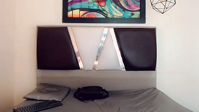 hilary rodriguez online show from 03/18/26, 07:17