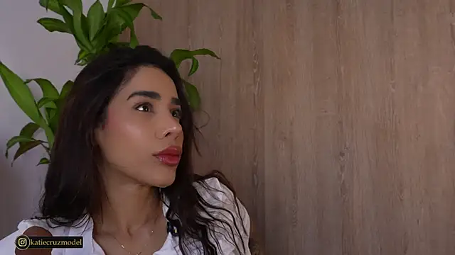 katie cruz online show from 09/10/25, 11:10