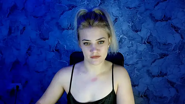 Snapshot of nika_gold1 chatting on 12/08/24, 07:00 nika gold1 online show from 12/08/24, 07:00