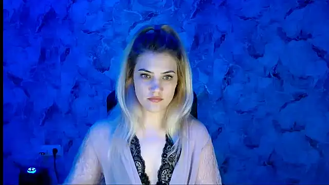 Snapshot of nika_gold1 chatting on 12/14/25, 07:40 nika gold1 online show from 12/14/25, 07:40