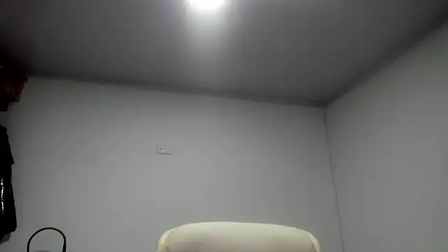 dominique21  online show from 10/05/25, 01:04