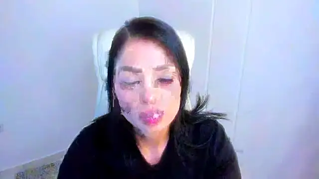 dominique21  online show from 02/03/26, 04:54