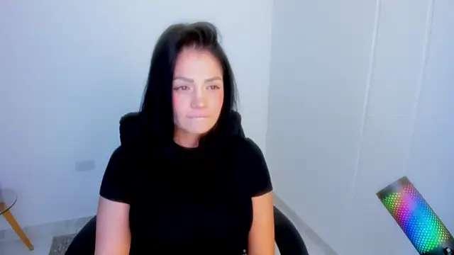 dominique21  online show from 04/10/26, 12:38