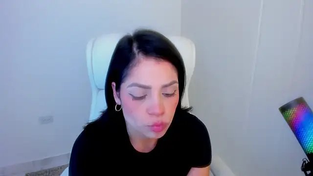 dominique21  online show from 04/27/26, 06:11