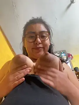 Ileanita69caliente online show from 02/17/26, 04:35