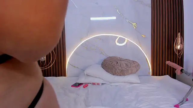 danisaenz  online show from 12/28/24, 07:43