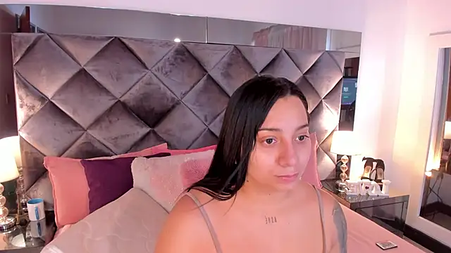 sofhiaa adaams online show from 02/07/25, 05:51