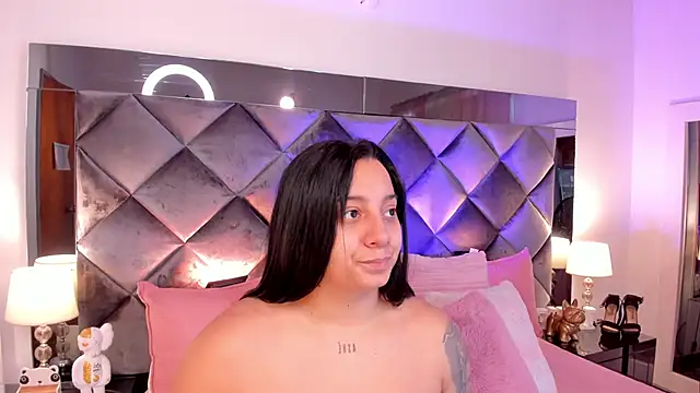 sofhiaa adaams online show from 02/26/25, 06:32