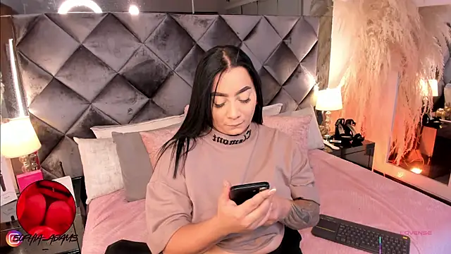 sofhiaa adaams online show from 09/15/25, 10:32