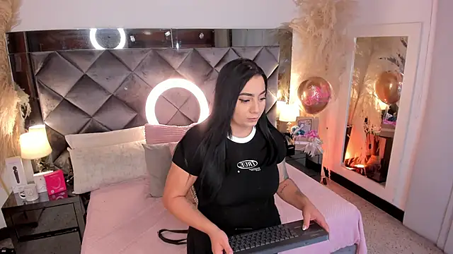 sofhiaa adaams online show from 10/06/25, 11:13