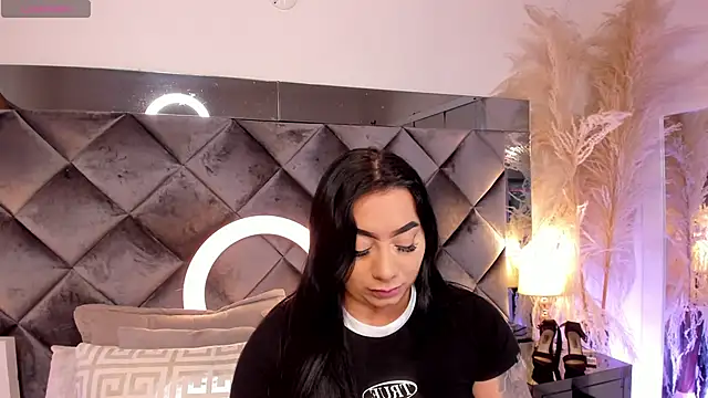 sofhiaa adaams online show from 10/17/25, 10:12