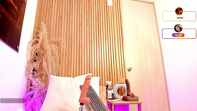 sofhiaa adaams online show from 03/01/26, 04:42