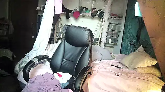 Ombeline1 online show from 03/04/25, 07:08