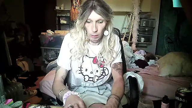 Ombeline1 online show from 03/06/25, 01:03