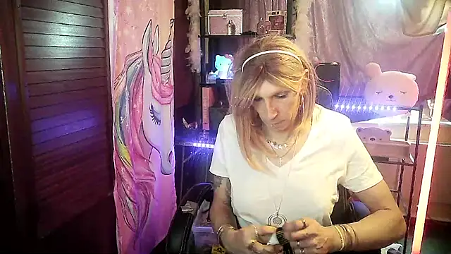 Ombeline1 online show from 03/22/25, 12:25