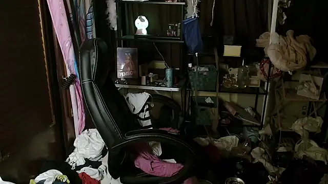 Ombeline1 online show from 09/26/25, 12:36