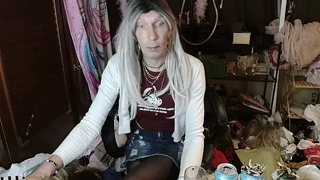 Ombeline1 online show from 10/22/25, 04:24