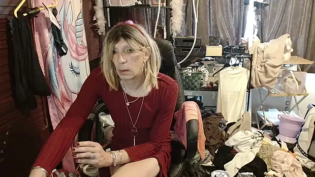 Ombeline1 online show from 11/11/25, 11:21