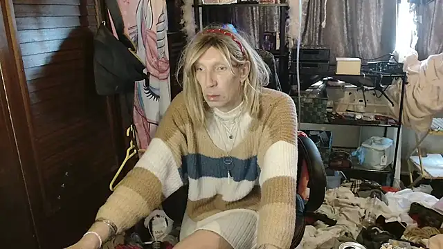 Ombeline1 online show from 11/22/25, 02:16