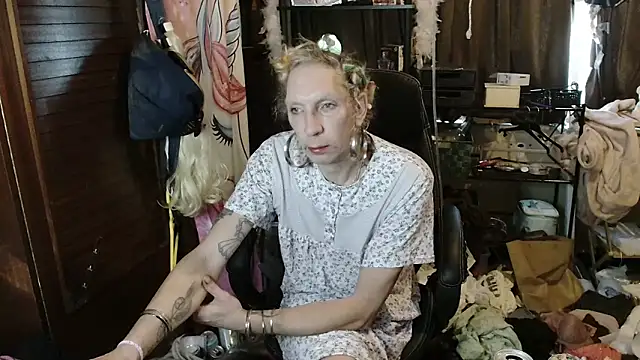 Ombeline1 online show from 11/29/25, 08:06