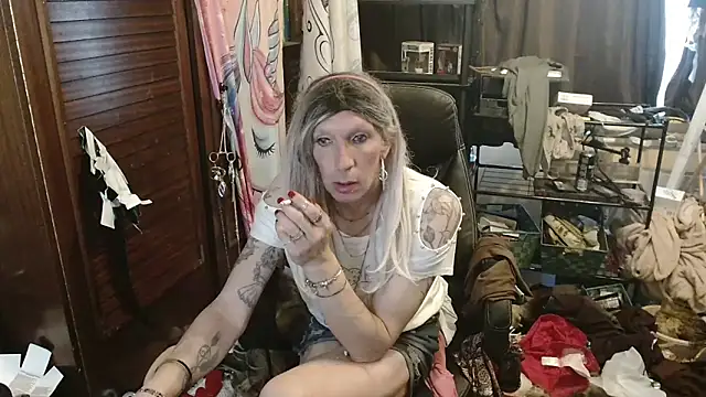 Ombeline1 online show from 05/24/26, 06:24