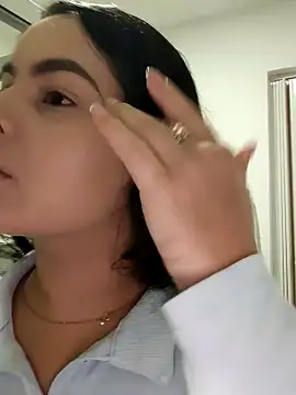 Lia Hurley online show from 12/23/24, 03:01