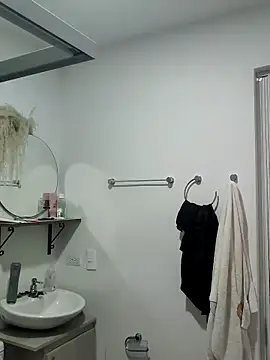 Lia Hurley online show from 03/15/25, 04:32