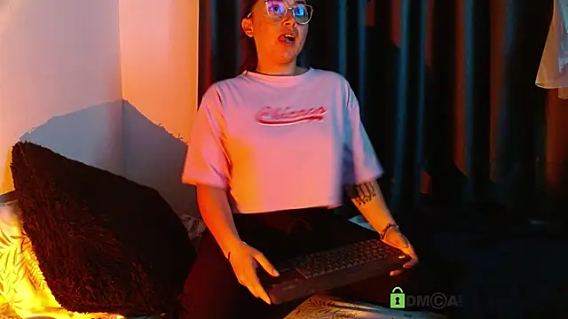 Snapshot of Hot_Candy_ chatting on 09/18/25, 02:13 Hot Candy online show from 09/18/25, 02:13