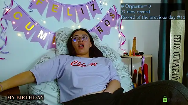 Snapshot of Hot_Candy_ chatting on 11/29/25, 11:08 Hot Candy online show from 11/29/25, 11:08