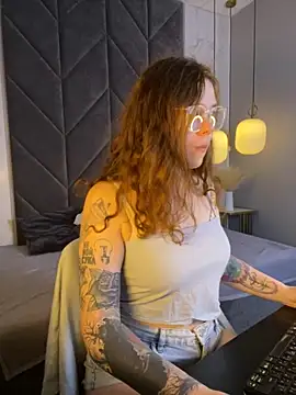 SophiePure online show from 10/14/25, 08:53