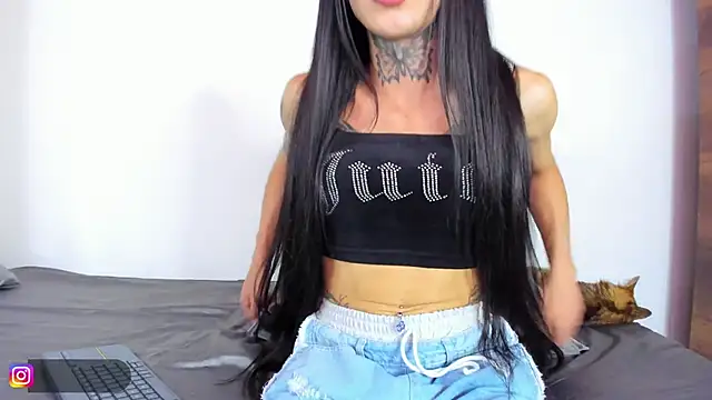 mariana preciado online show from 10/27/25, 03:32