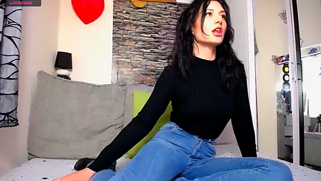 Snapshot of Angelique_An chatting on 03/18/25, 06:15 Angelique An online show from 03/18/25, 06:15