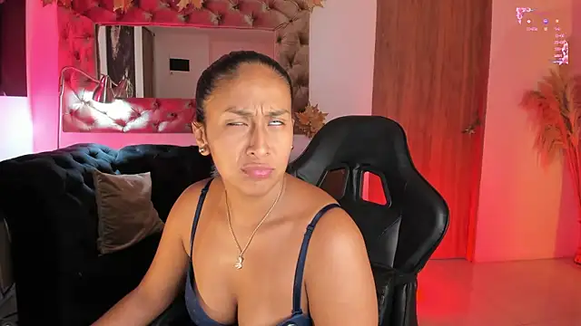 AmelyaMann online show from 04/30/26, 12:44