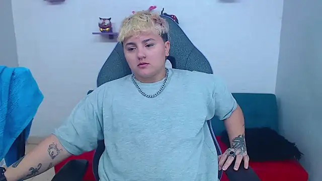 isabeautyx19 online show from 01/23/25, 03:37