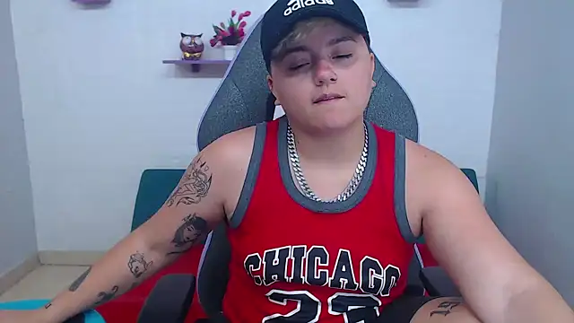 isabeautyx19 online show from 01/30/25, 02:49