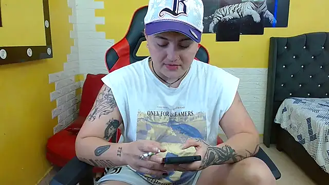 isabeautyx19 online show from 09/16/25, 03:51