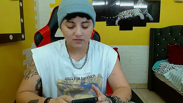 isabeautyx19 online show from 10/26/25, 03:12