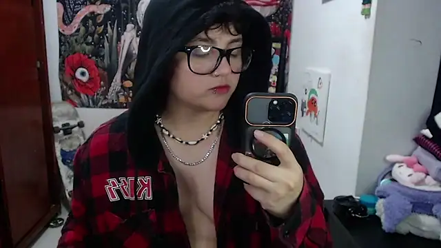 isabeautyx19 online show from 05/07/26, 05:02