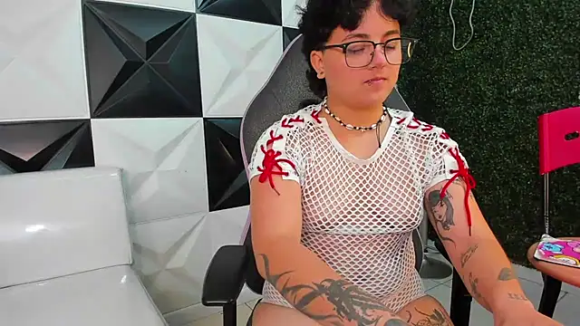 isabeautyx19 online show from 06/06/26, 02:11